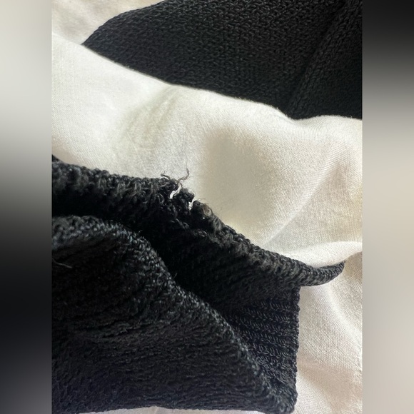 St John Collared Cardigan with Gorgeous Buttons - Picture 13 of 13